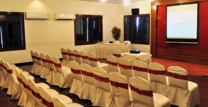 Abbott Hotel Navi Mumbai Kültér fotó
