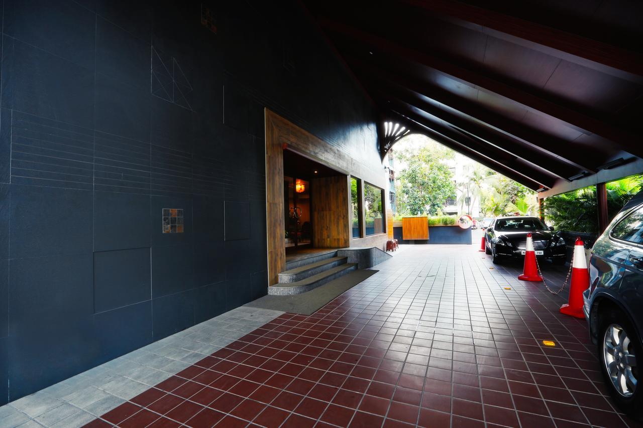 Abbott Hotel Navi Mumbai Kültér fotó