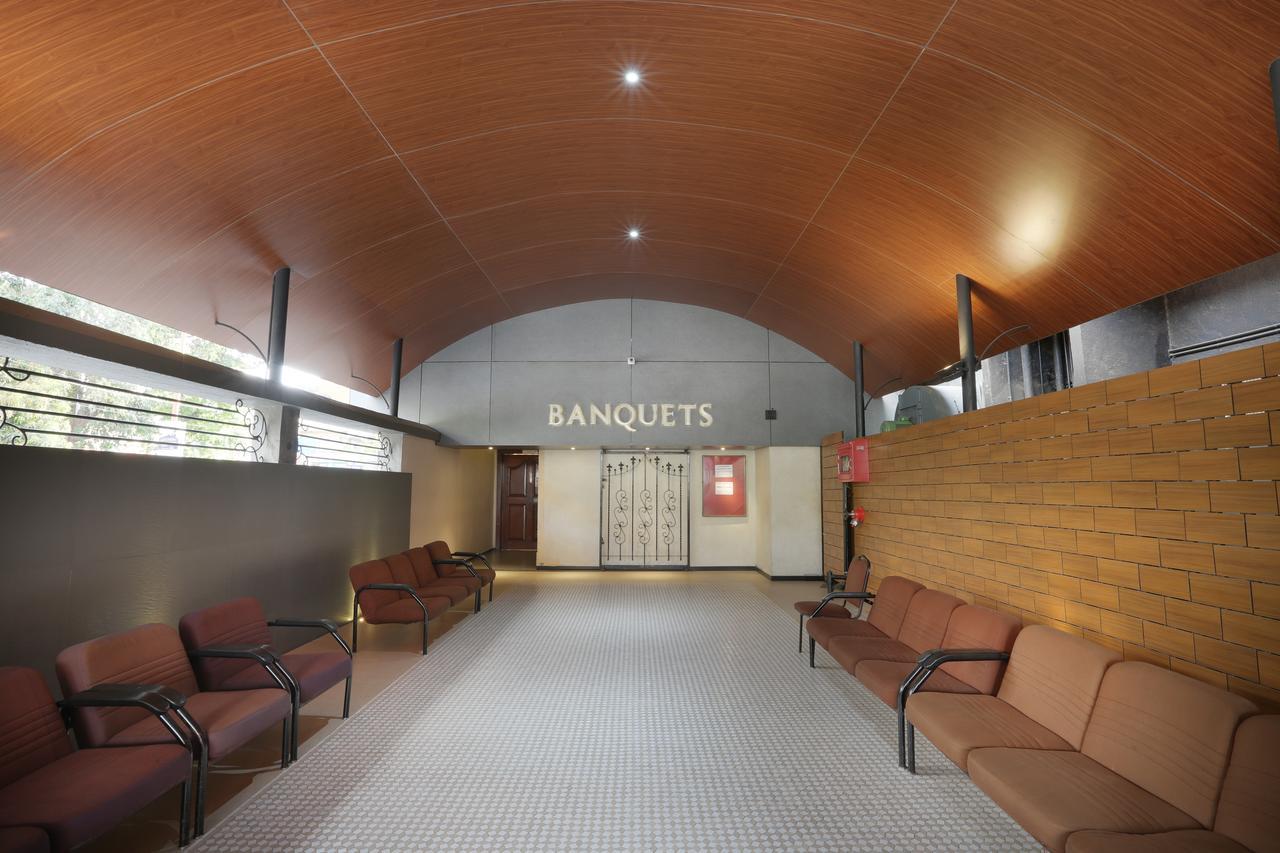 Abbott Hotel Navi Mumbai Kültér fotó