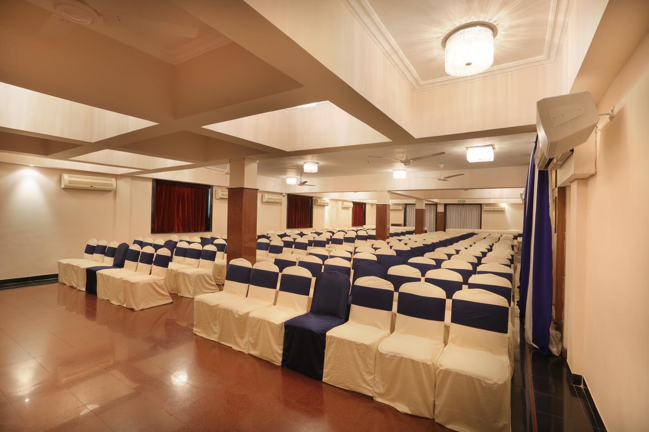 Abbott Hotel Navi Mumbai Kültér fotó