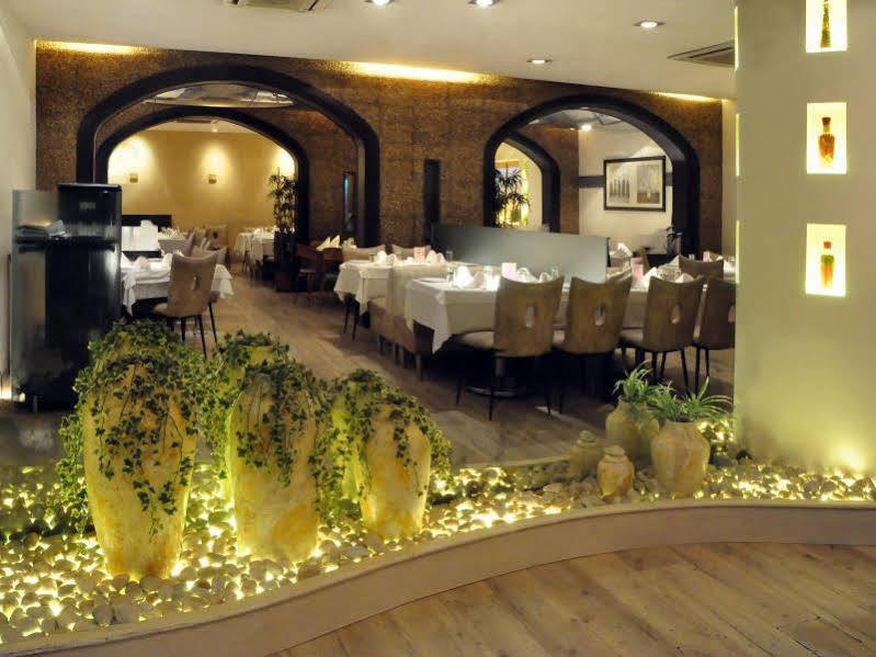 Abbott Hotel Navi Mumbai Kültér fotó
