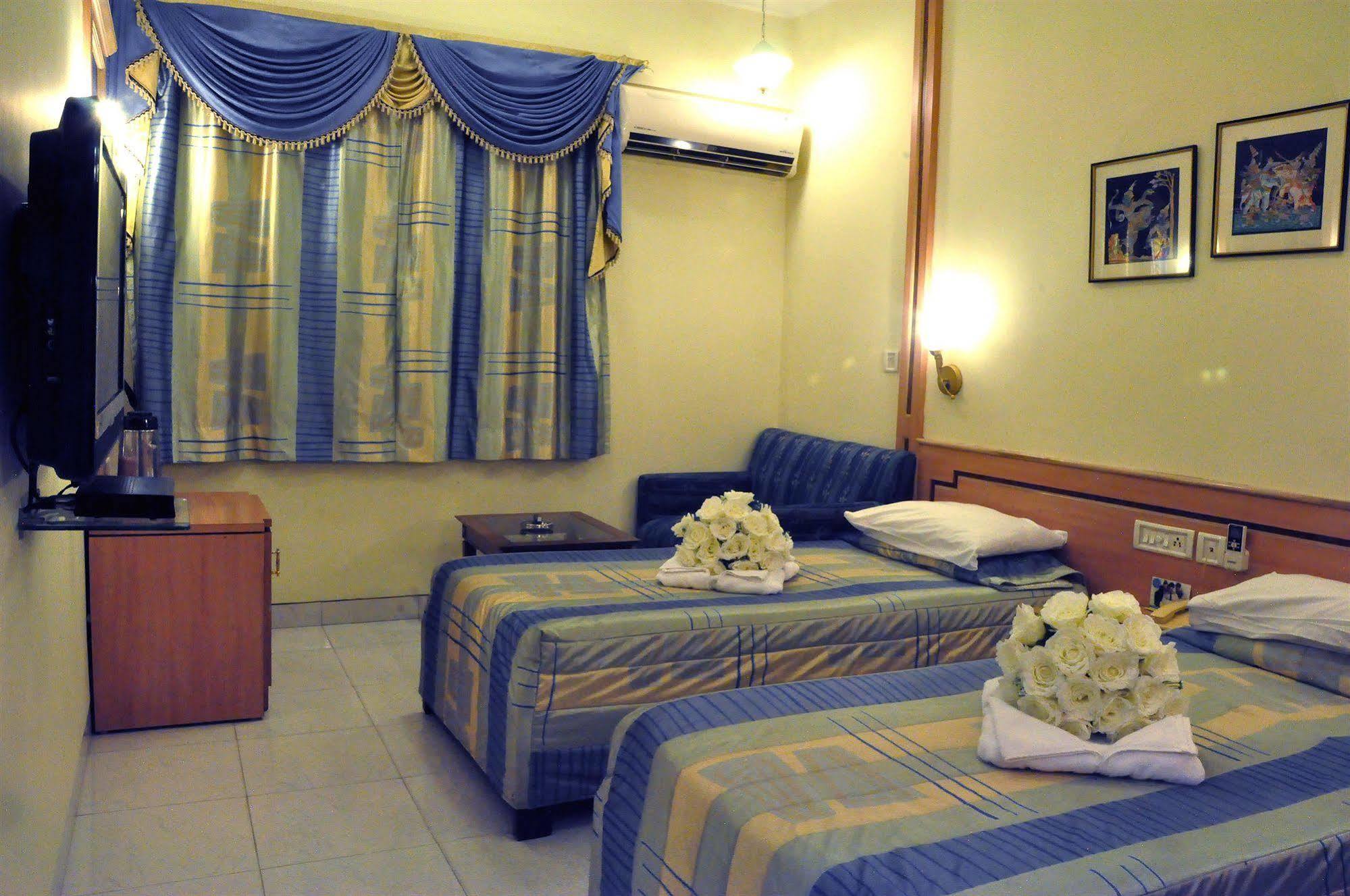 Abbott Hotel Navi Mumbai Kültér fotó