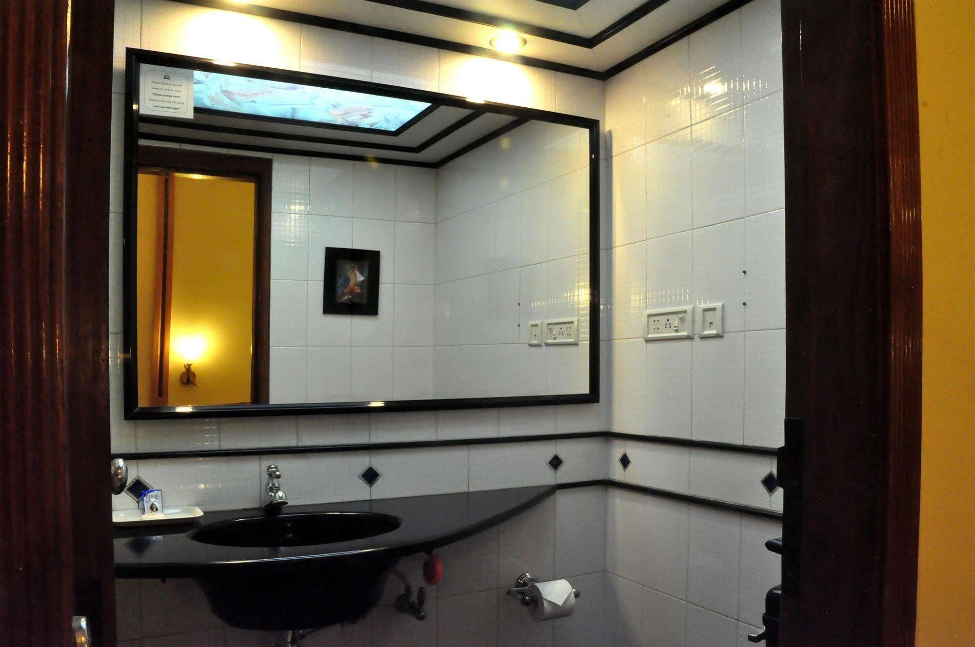 Abbott Hotel Navi Mumbai Kültér fotó