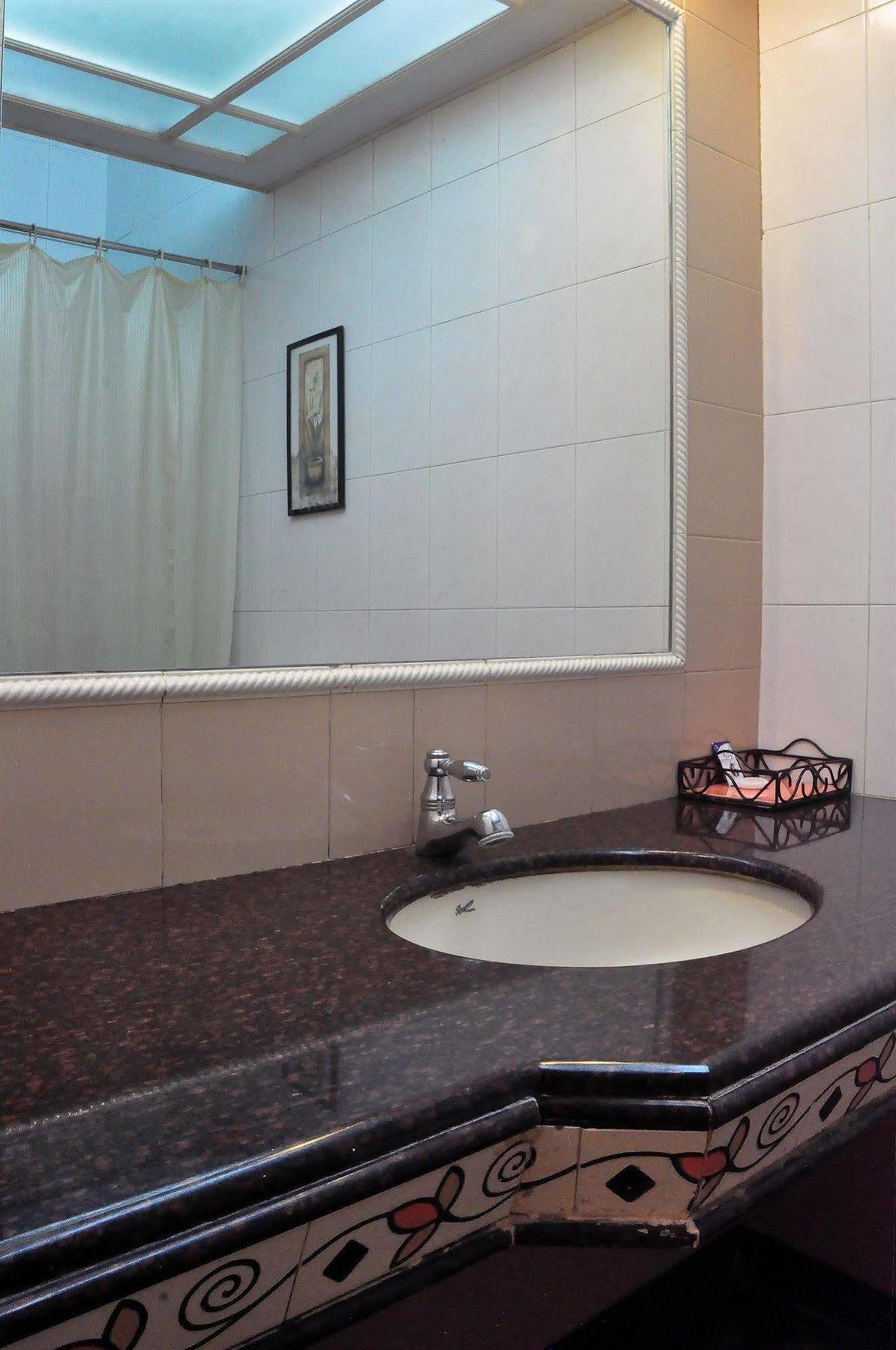 Abbott Hotel Navi Mumbai Kültér fotó