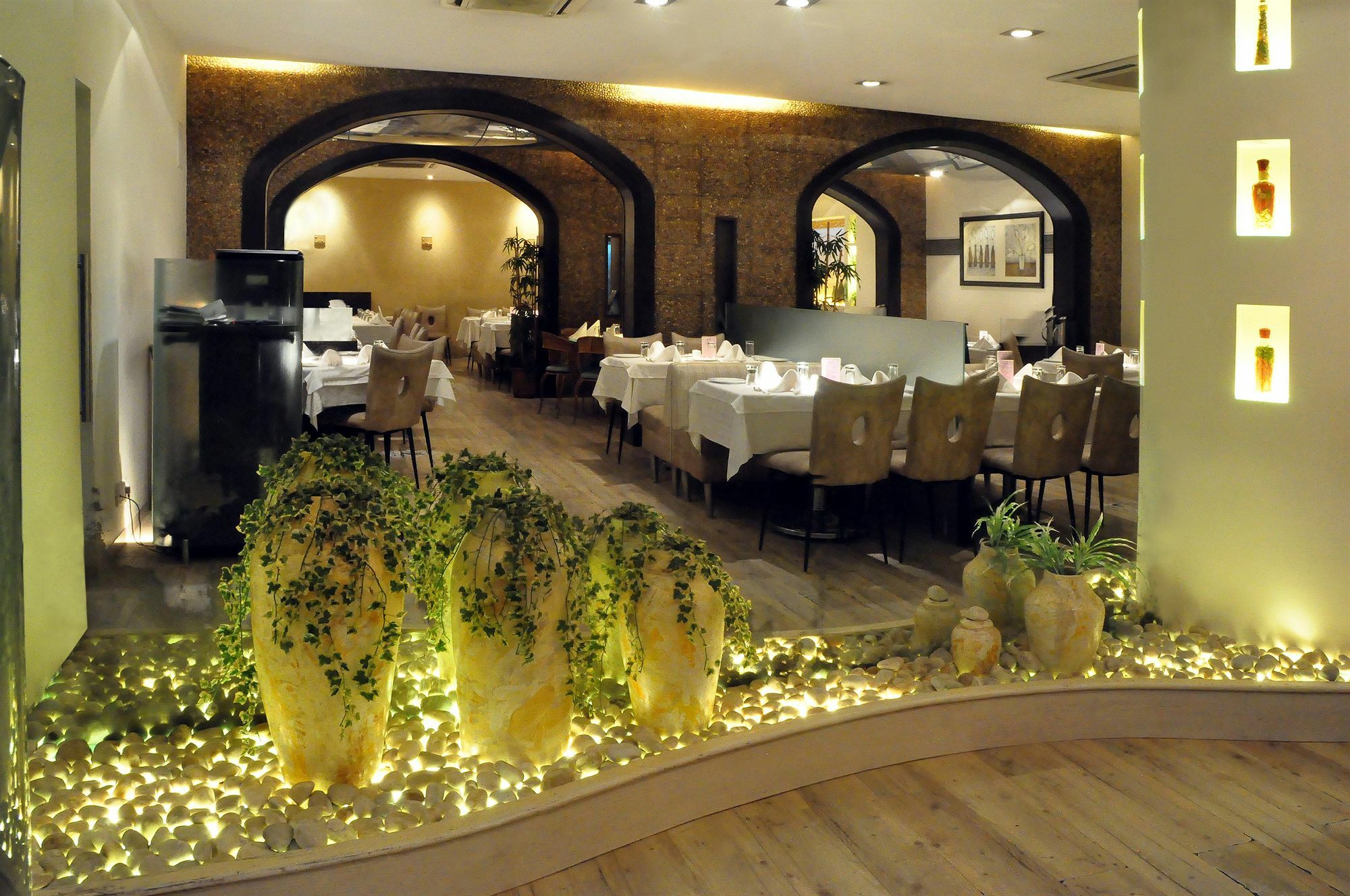 Abbott Hotel Navi Mumbai Kültér fotó