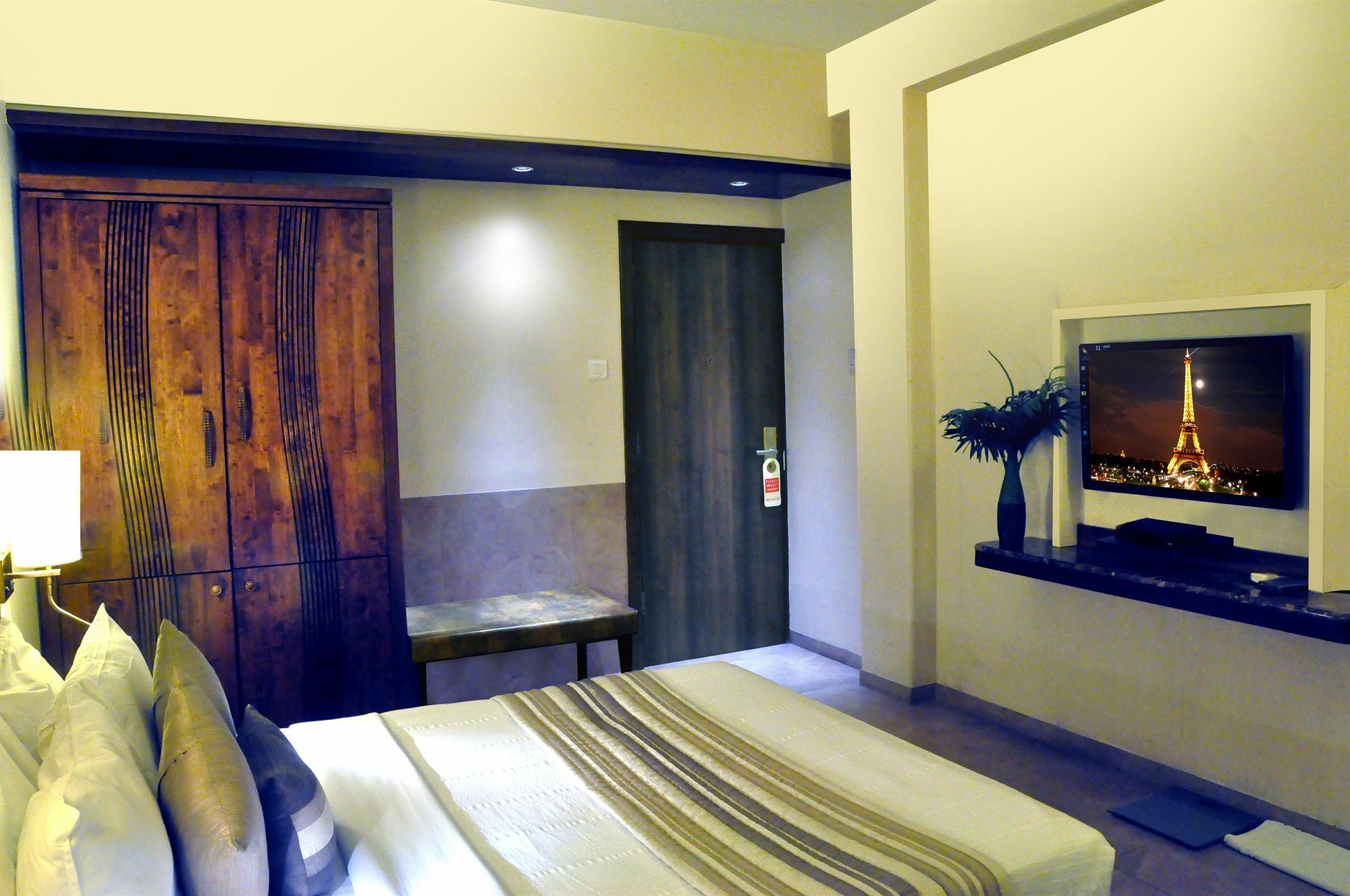 Abbott Hotel Navi Mumbai Kültér fotó