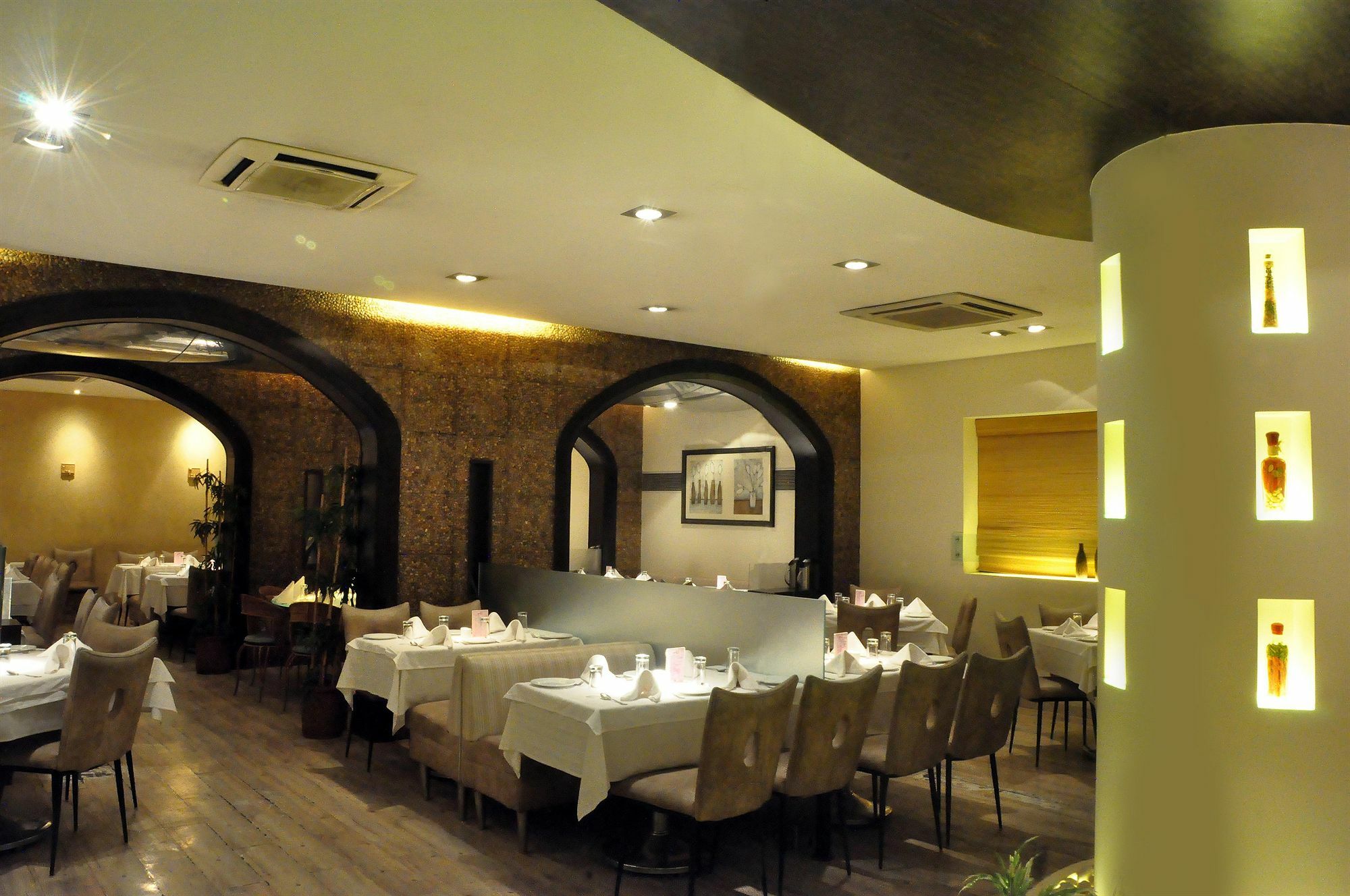 Abbott Hotel Navi Mumbai Kültér fotó